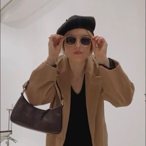 Meet your Posher, Helene